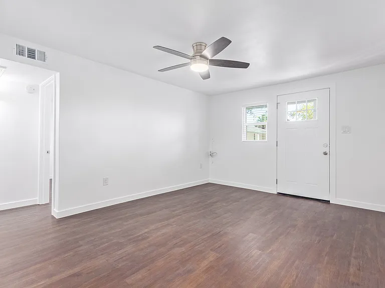 312 E Kinderman Dr #5 — Photo 10