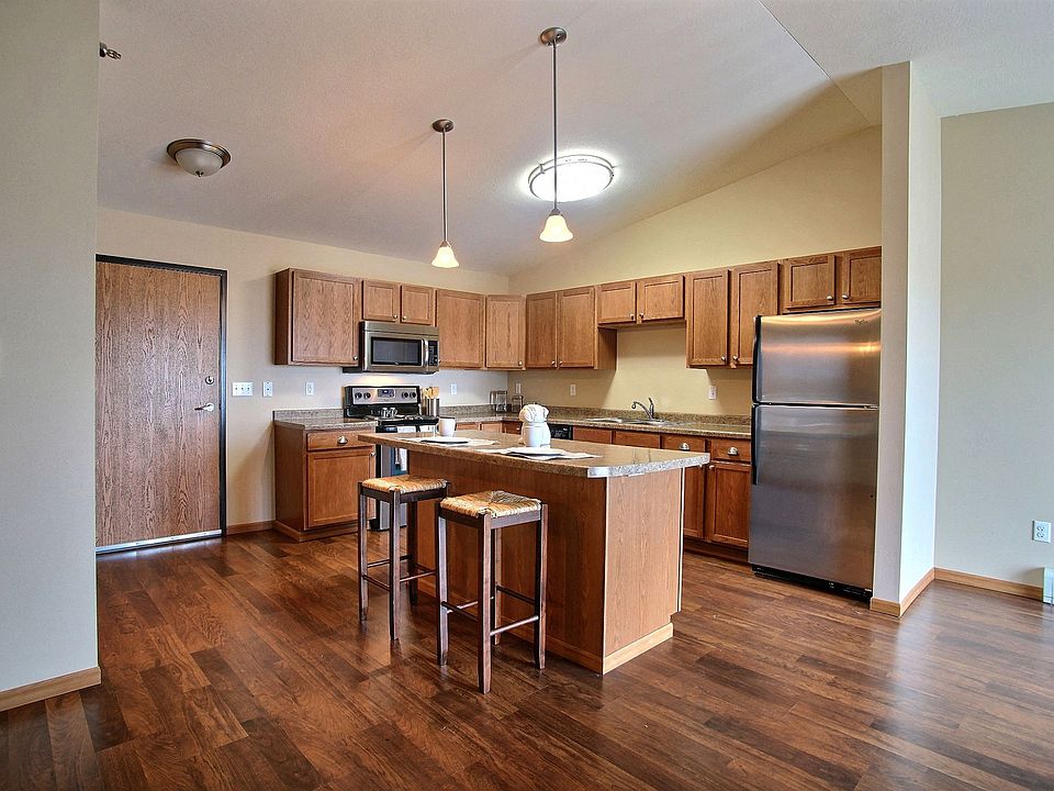 Fargo, ND Wolf Creek Apartments | Kitchen