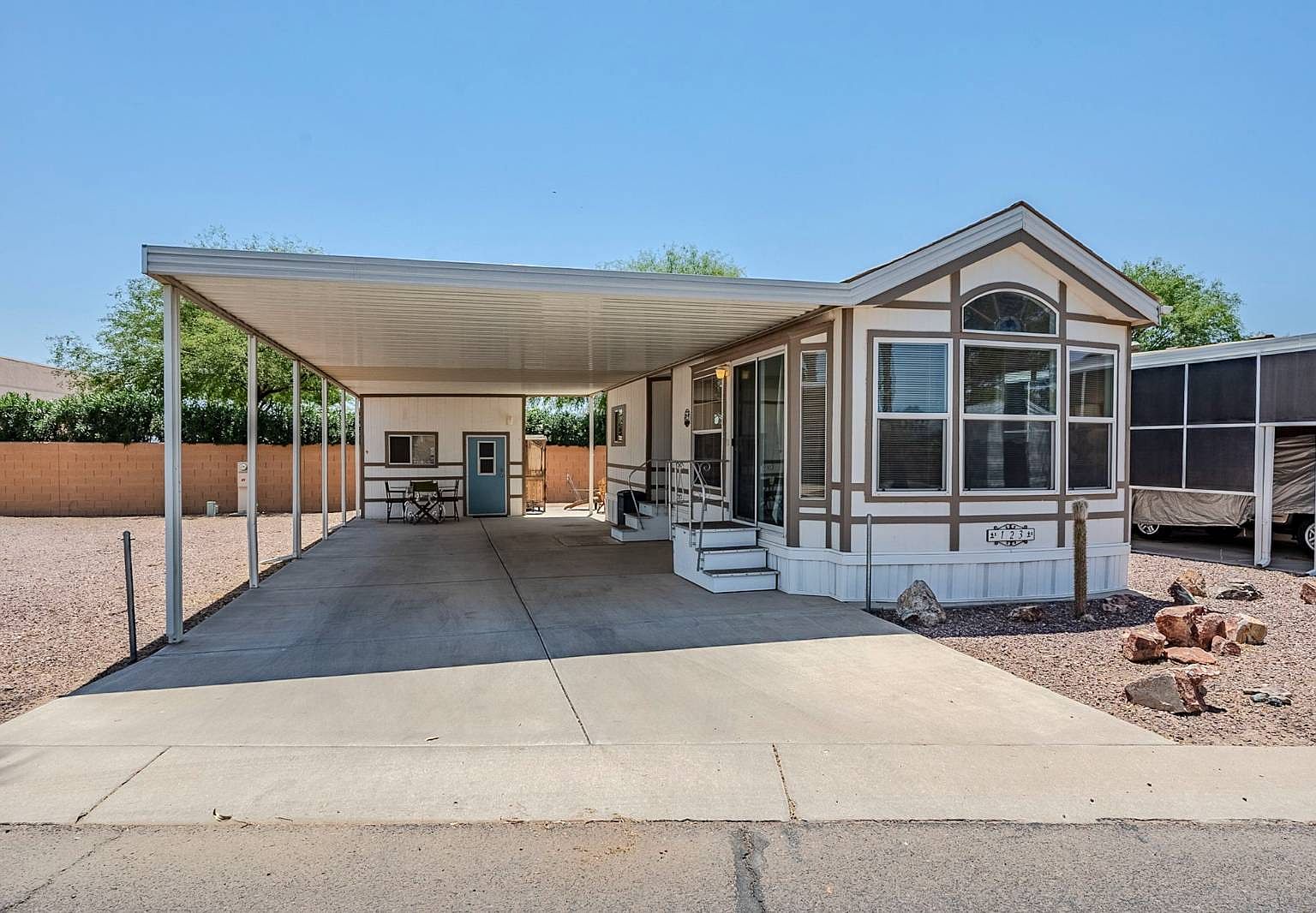 1110 N Henness Rd #123