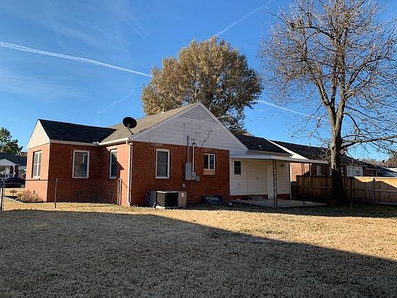 Big back yard with covered patio