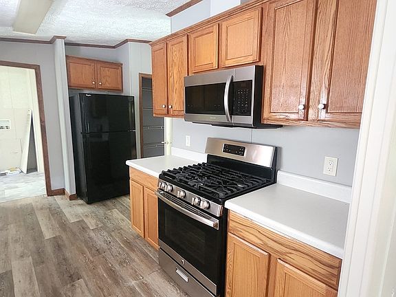 2nd image of 1 Colonial Ln