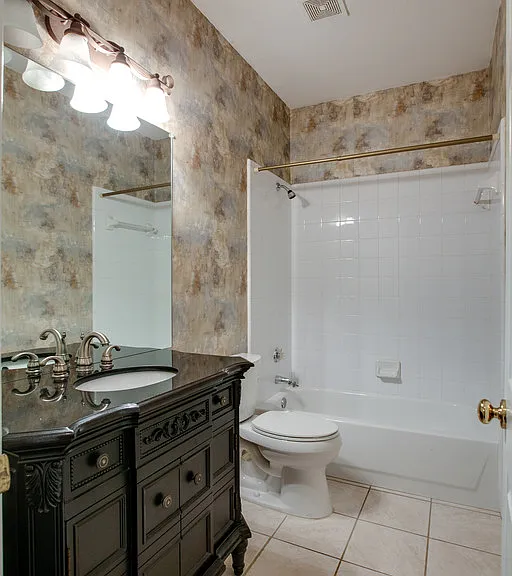 2221 Briary Trace Ct — Photo 17