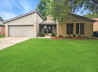 15 Lobo Ct, Angleton, TX 77515