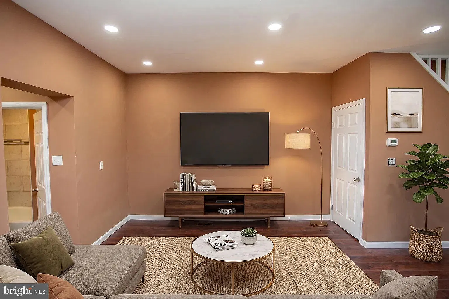 4 bed, 3.0 bath, 1212 sqft, $2,400 — Photo 1