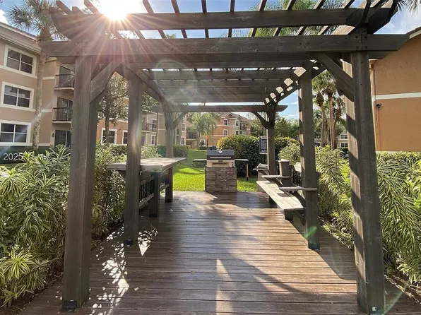 8741 Wiles Rd APT 208, Pompano Beach, FL 33067