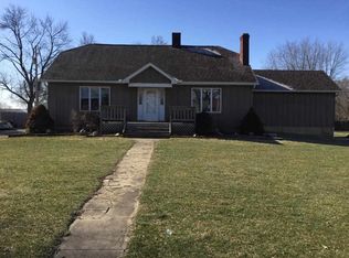 101 E Parkside Dr, Washburn, IL