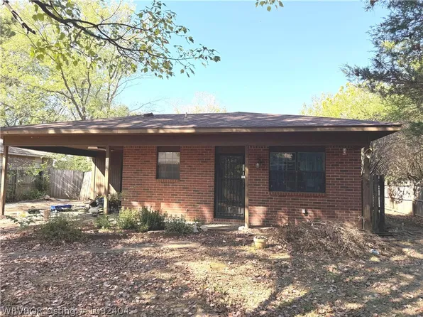 104 S 44th St, Van Buren, AR 72956