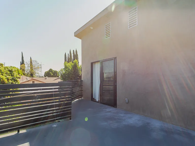 8250 Morse Ave — Photo 31