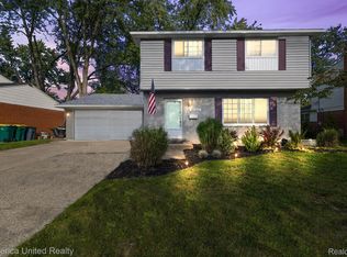 22926 Glenmoor Hts, Farmington, MI