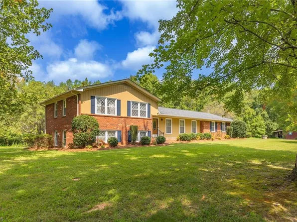 1431 River Rd, Stoneville, NC 27048