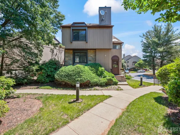 89 Diamond Ln, Old Bridge, NJ 08857