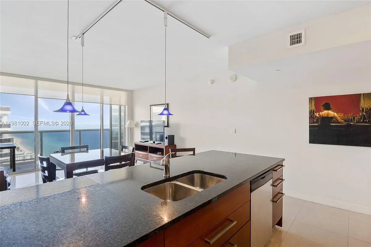 Building Photo - 1830 S Ocean Dr #4409
