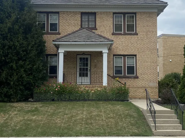 214 Jackson St, Brillion, WI 54110