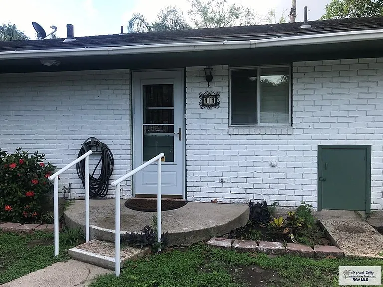 11 Country Club Rd — Photo 7