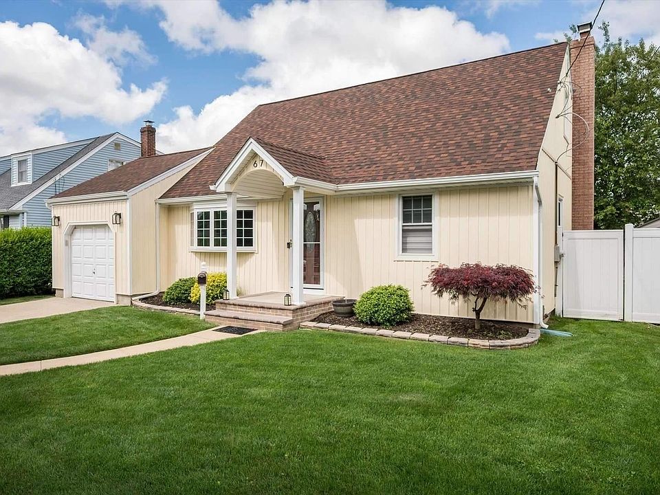 1st image of 67 Crestwood Boulevard