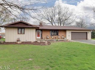 805 Sheridan St, Chenoa, IL 61726