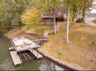 282 Lakeview Shores Dr, Muscle Shoals, AL 35661