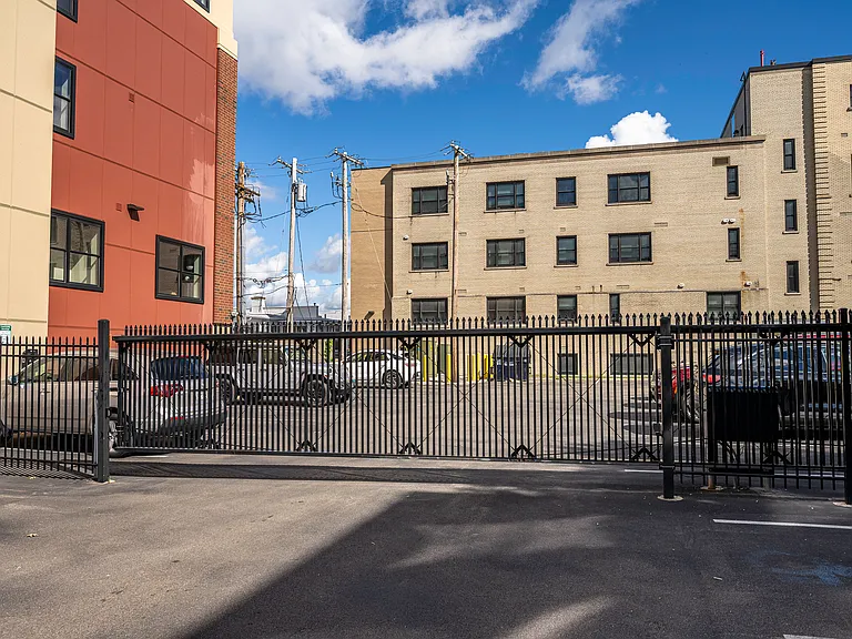 The Pardee — Photo 14