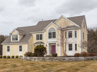 11 Evergreen Dr, North Hampton, NH 03862