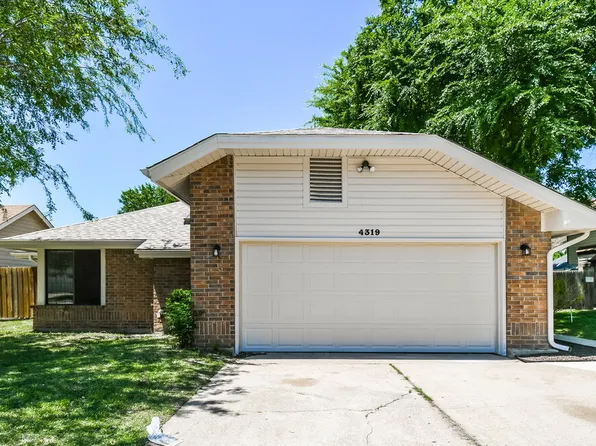 4319 Hemingway Dr, Grand Prairie, TX 75052