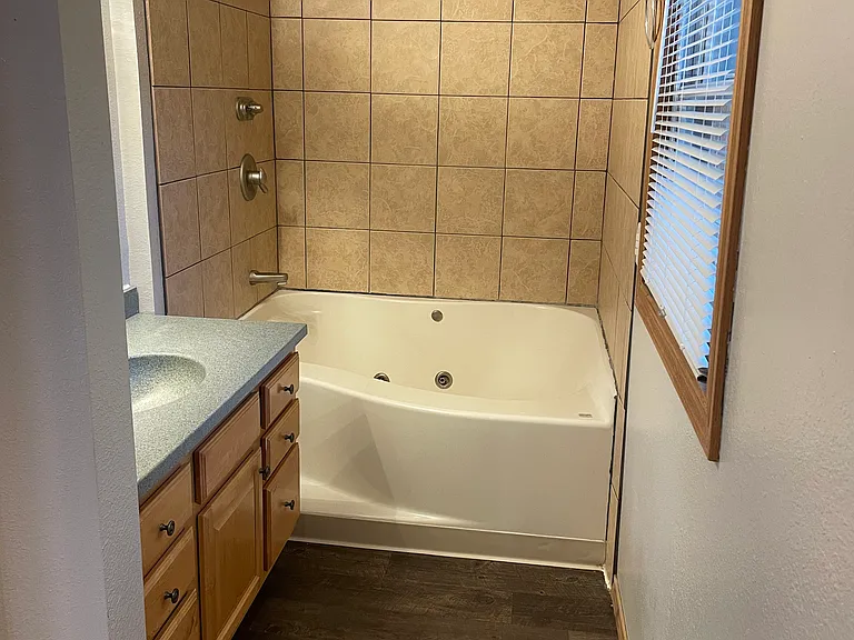 115 Wisconsin St — Photo 3