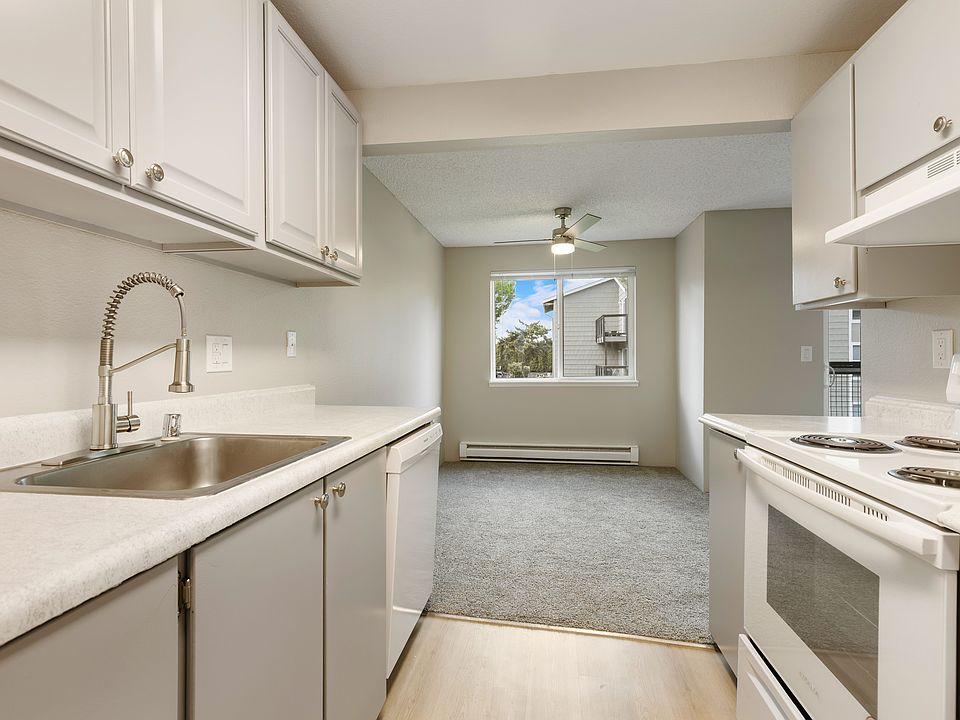 Kitchen with dining area attached