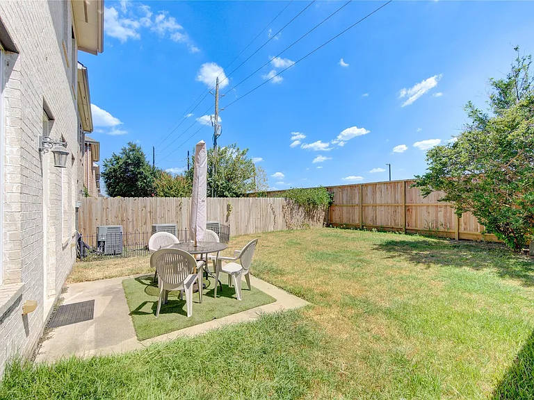 14467 Basalt Ln — Photo 34