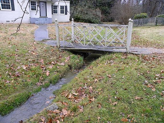 2nd image of 1627 Clayton Ave