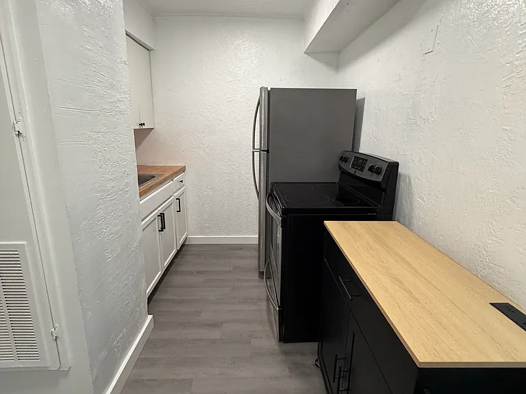 2902 Sweeney Ln #7 — Photo 9