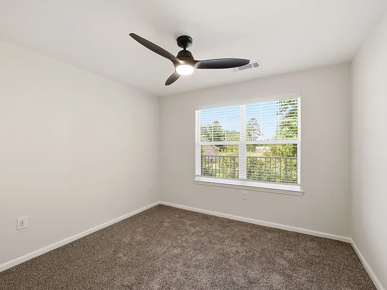 Oak Terrace — Photo 43
