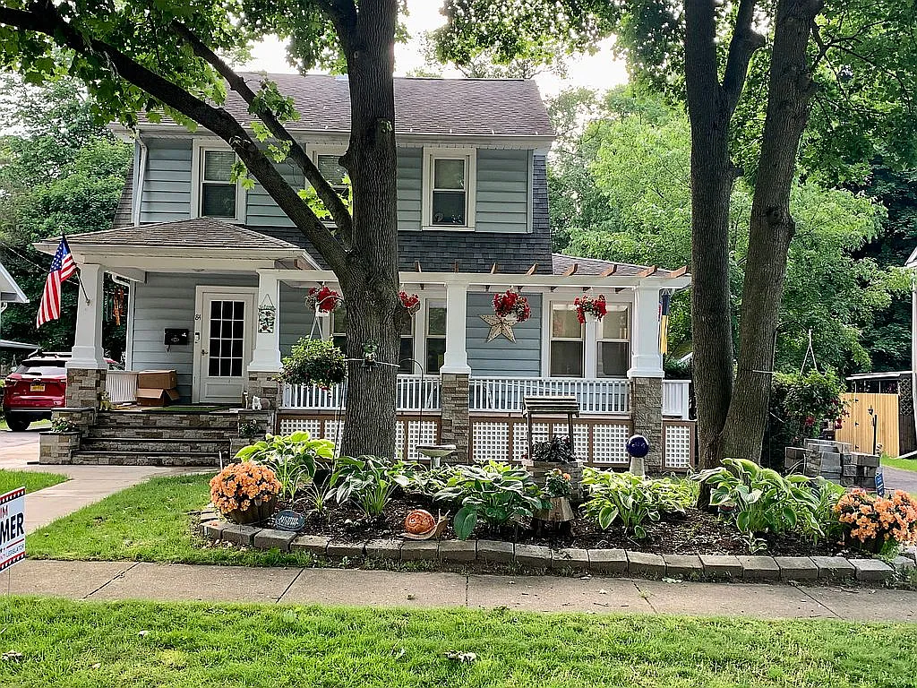 84 Westmont Ave photo 1