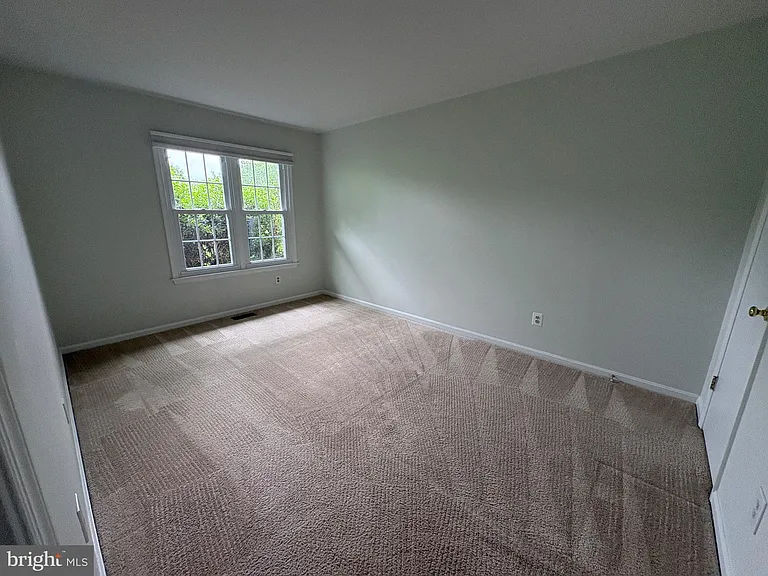 307 Charles St — Photo 14