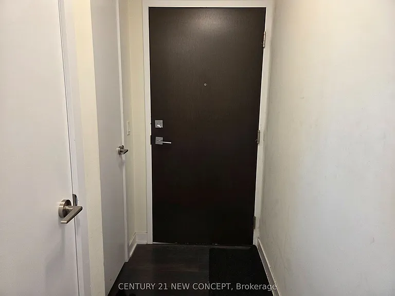 2221 Yonge St #3603 — Photo 8