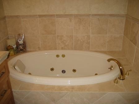 Master Bath Room2
