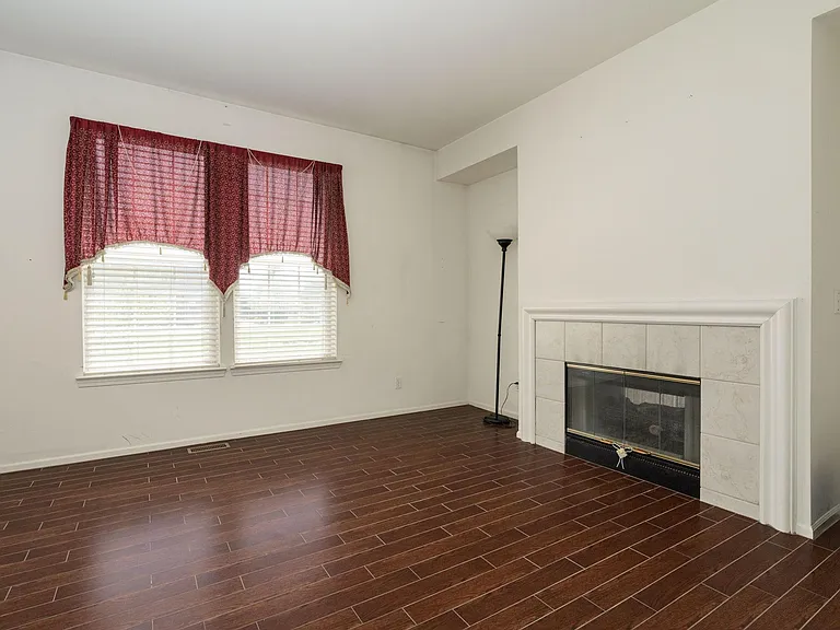14864 Liri Dr — Photo 15