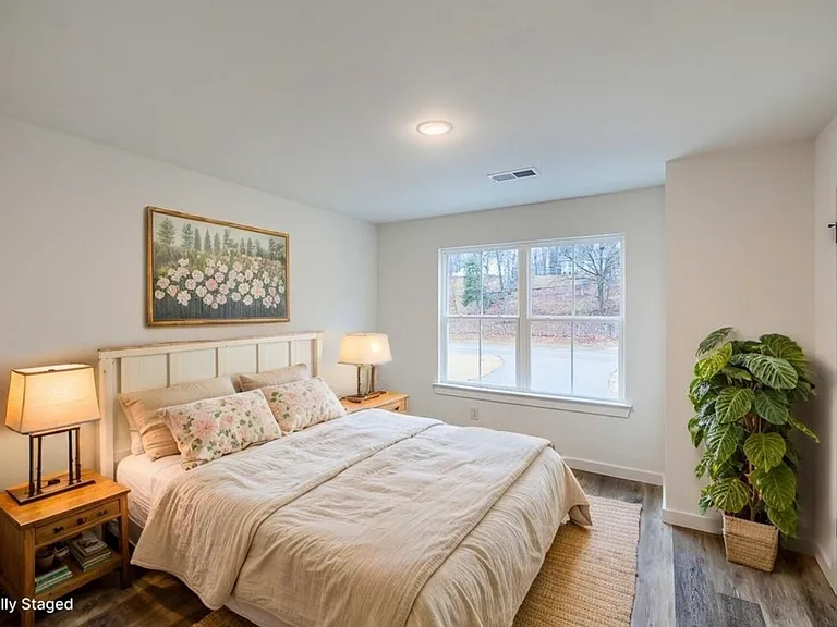 267 Vanderbilt Rd — Photo 9
