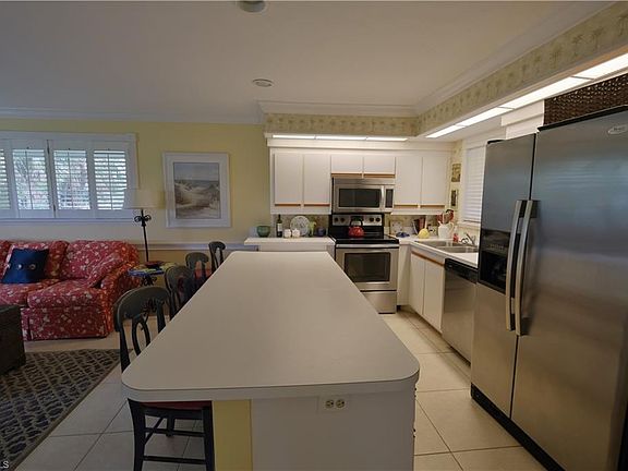 3rd image of 746 Eagle Creek Dr #4-529