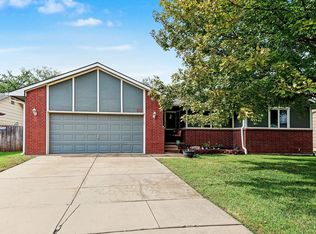 911 N Pine Grove St, Wichita, KS 67212