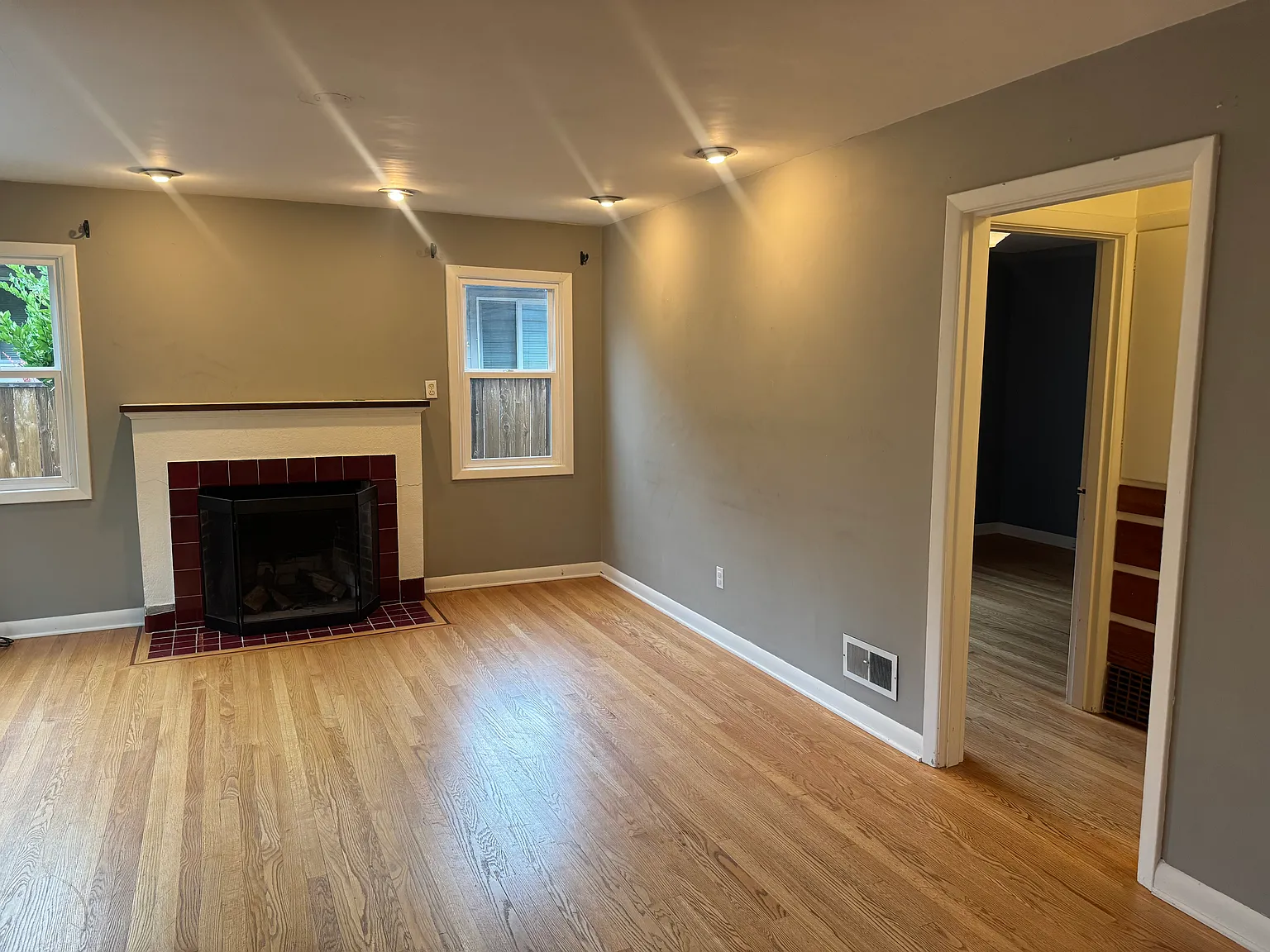 2 bed, 1000 sqft, $2,800 — Photo 3