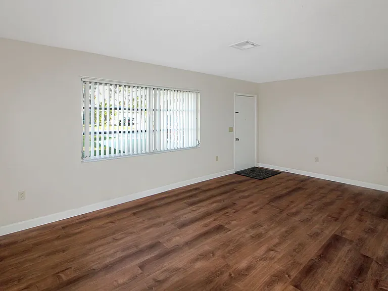 804 W Baffin Dr — Photo 3