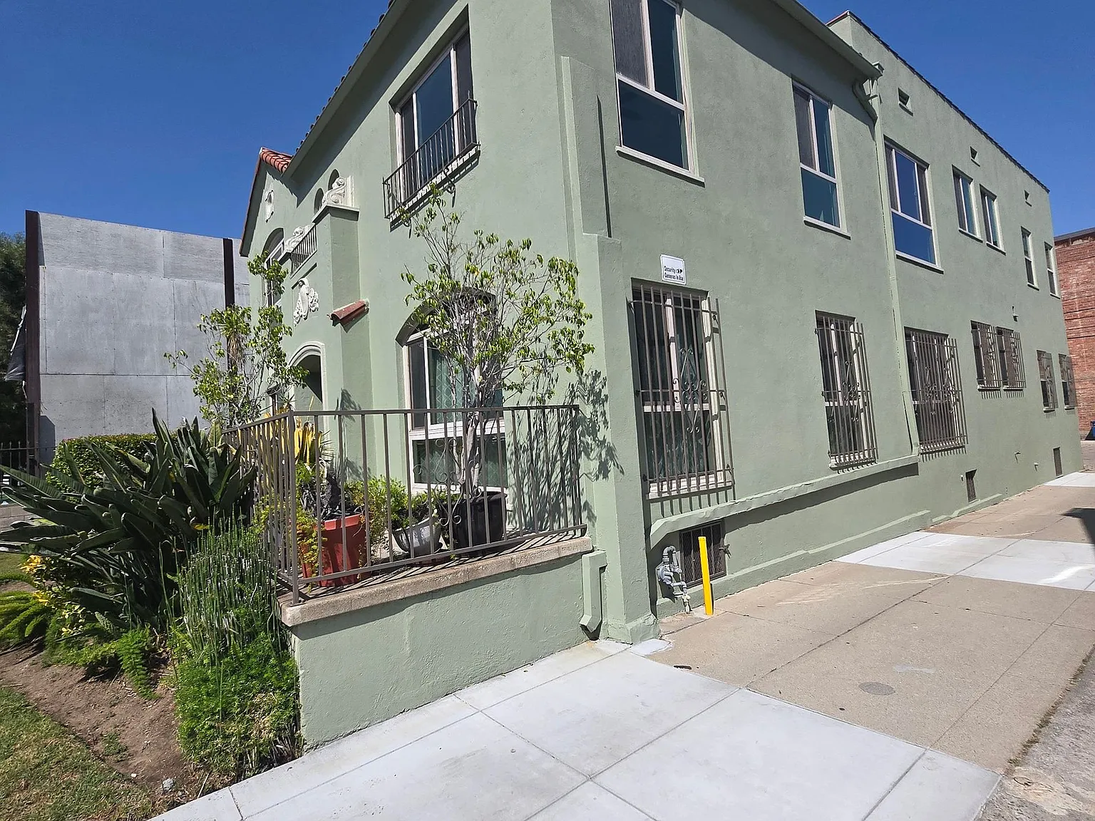 Boutique Apartment building in the mid-Wilshire — Photo 2
