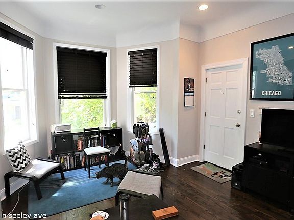 2nd image of 4849 N Seeley Ave #915