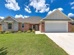 987 Sugar Pine St, Springdale, AR 72762