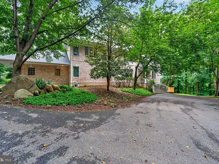 8309 Old Seven Locks Rd — Photo 56