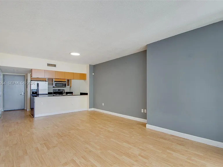 1750 N Bayshore Dr #3111 — Photo 1