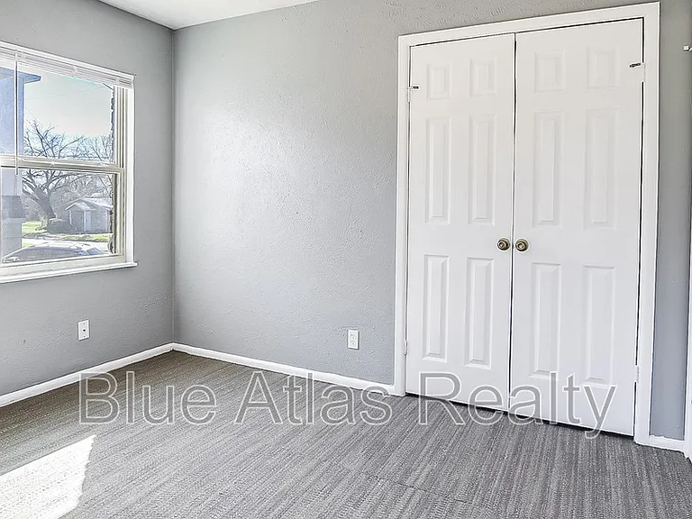 1212 Riverview Dr #B — Photo 16