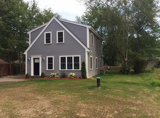 26 Pilgrim Rd, Lakeville, MA 02347