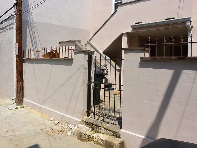 924 Light St #A — Photo 12