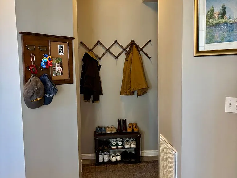 334 Birmingham Ln — Photo 3
