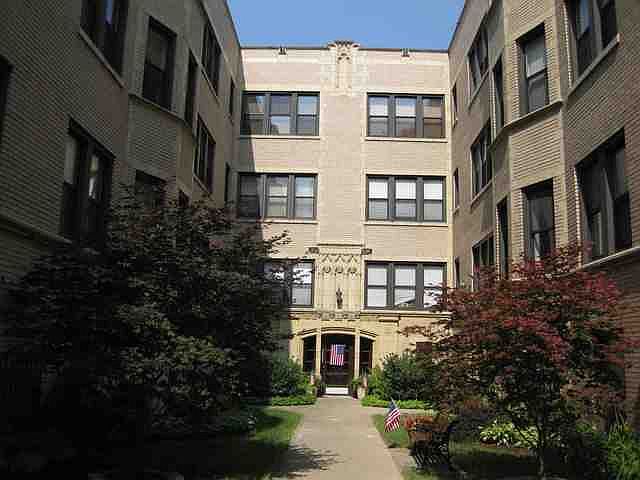 1st image of 7442 N Hermitage Ave #3F
